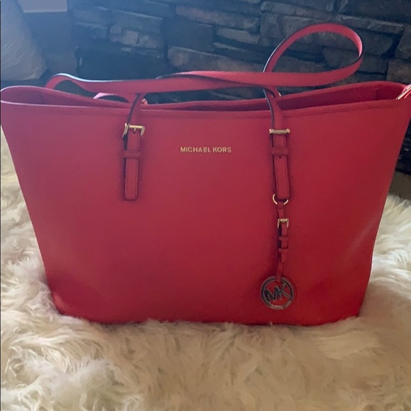 Authentic Micheal Kors red bag - Picture 3 of 8